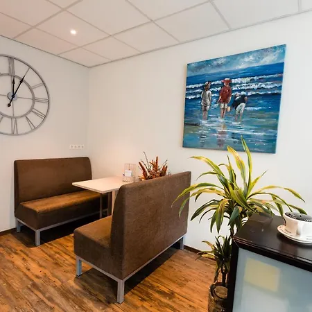 Sleeping By Beelen 3*